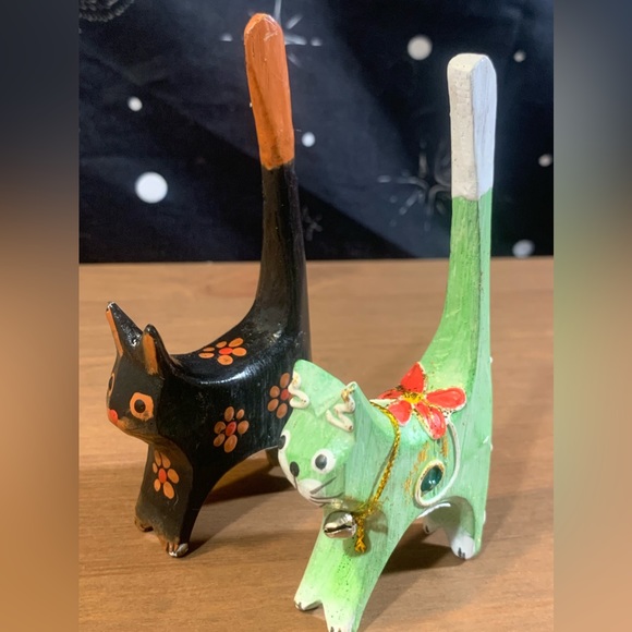 Handpainted Cat Ring Figurines Wood Long Tall Kitties Mexico Set Lot 2 NWT - Picture 3 of 16